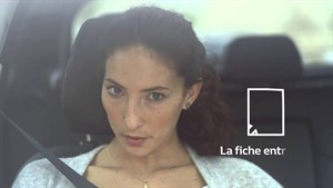 renault service - femme sur siège passager